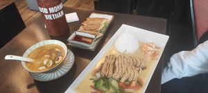 Crispy duck, crispy dumplings and soup #Veganuary at Good Morning Vietnam Vegan in Berlin