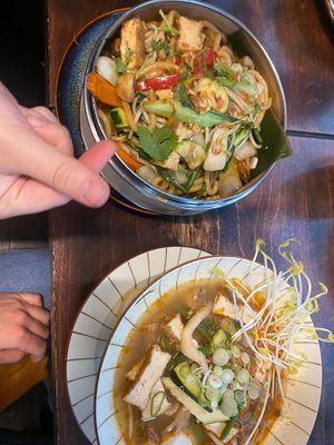 Udon Bowl und Pho at Good Morning Vietnam Vegan in Berlin