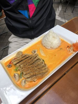 Vegan duck with curry sauce   at Good Morning Vietnam Vegan in Berlin