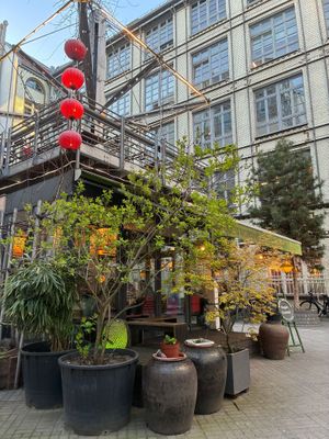 Pretty outside  at Good Morning Vietnam Vegan in Berlin