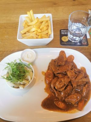 Vegan stoverij at Brouwerij Het Anker in Mechelen