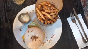  at Ellis Gourmet Burger in Mechelen
