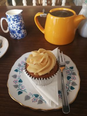 Gluten free salted caramel cupcake at Okomoko in Farnham