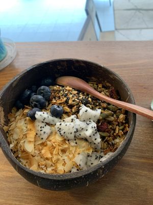 Smoothie bowl (ask for it without honey!) #Veganuary at The Social Space - Chinatown in Central Singapore