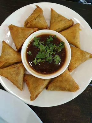 Samosas at Pansuriya in Yangon