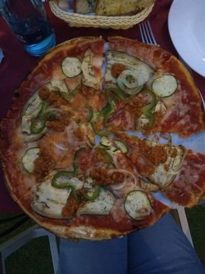 Pizza de la huerta con soja texturizada at La Cobija in Chiclana De La Frontera
