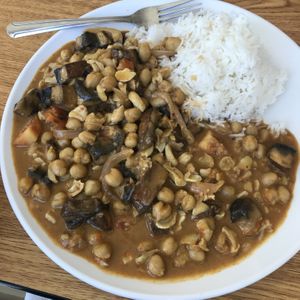 Cashew curry with chickpeas and mushrooms at Serendib in Ellsworth