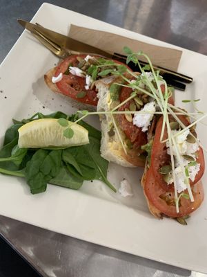 Just had the best avocado smash. Also recommend the beans on toast. Super friendly staff and amazing food !  at Wisdom Health Lab in Whitsunday