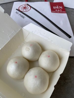 Mini Red Bean Bun (4 pcs)	  RM 13.36 at DIN by Din Tai Fung (鼎泰丰) - Suria KLCC in Kuala Lumpur