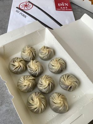 802. Red Bean Xiao Long Bao 豆沙小笼包	  RM 20.04	
         10 Pieces at DIN by Din Tai Fung (鼎泰丰) - Suria KLCC in Kuala Lumpur