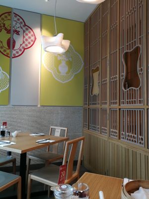 seating at DIN by Din Tai Fung (鼎泰丰) - Suria KLCC in Kuala Lumpur