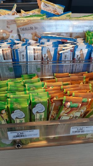 Plenty if healthy vegan snacks to at MXP - Juice Bar - T2 in Ferno