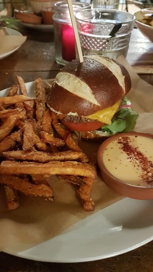 Burger at BACKYARD in Rotterdam