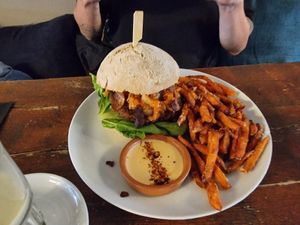 Burger at BACKYARD in Rotterdam