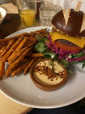 Cheeze burger  at BACKYARD in Rotterdam