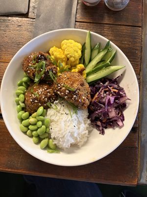 Teriyaki cauliflower poke bowl   at BACKYARD in Rotterdam