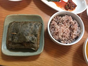 Rice with lotus and without  at Hyangjeok Won - 향적원 in Gyeongju