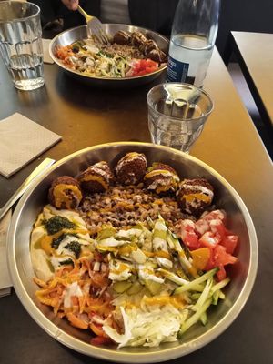 Falafel bowl at Falafeleria - Sta Barbara in Madrid