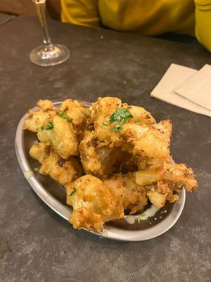 Fried cauliflower 5,90€ at Falafeleria - Sta Barbara in Madrid