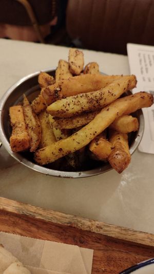 patatas con zaatar y sumac at Falafeleria - Sta Barbara in Madrid