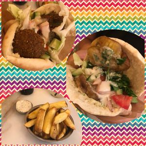 Falafel, Sabij y patatas fritas at Falafeleria - Sta Barbara in Madrid