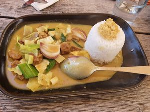 Vegan curry at Riegele WirtsHaus in Augsburg