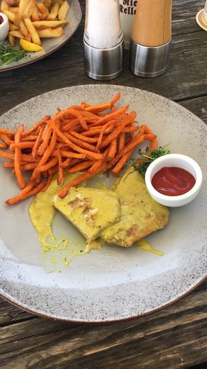 The vegan Schnitzel with Thai sauce at Riegele WirtsHaus in Augsburg