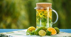 frischer Kräuter-Früchtetee at Naturlandhaus Krone in Maierhoefen