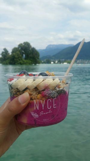 Pitaya smoothie bowl at Nyce Bowls in Annecy