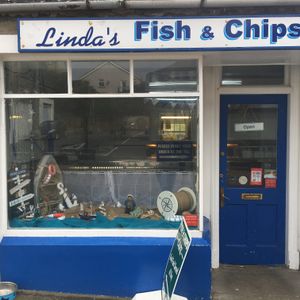 Front entrance at Linda's Fish & Chips in Cullen