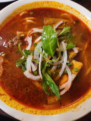 V17 / bun bo hue at Pho Palace in Arlington
