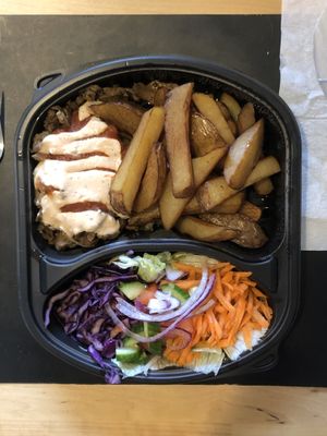 Take away vegan kebabtallrik at Sodermanna Vegetariska in Stockholm