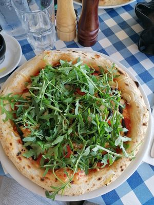 Vegan Pizze Zmešana with truffle at Pizzeria Fuoriseria in Izola