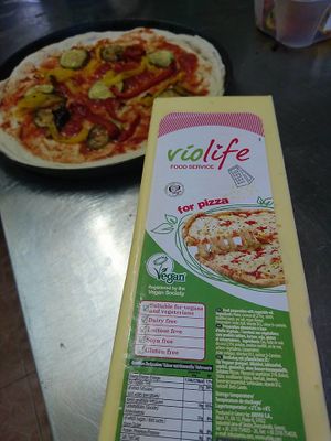 Violife vegan cheese at Pizzeria Fuoriseria in Izola