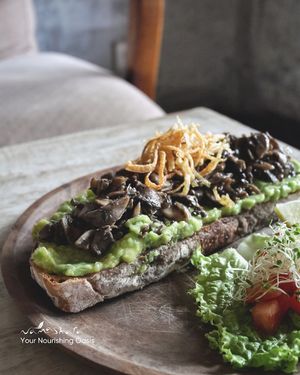 Smashed Avocado on Toast

Avocado is the right choice for breakfast. Known for good unsaturated fats, avocados have high omega-3 fatty acids. 🥑🥑 at Namaskara Coffee & Superfoods in Ubud