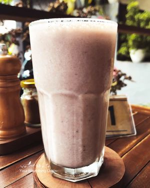 Combo Banana and Strawberry are the good way to start your day 🍌🍓

#YourNourishingOasis #NamaskaraOasis #NamaskaraUbud at Namaskara Coffee & Superfoods in Ubud