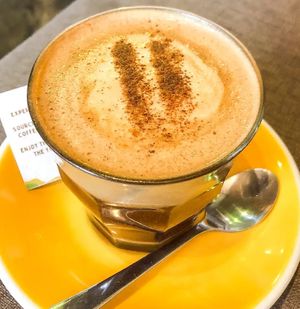 Spice up your day with our Hot Dirty Chai – a flavorful concoction of chai tea and espresso that will leave you feeling invigorated and satisfied! ☕🔥 at Namaskara Coffee & Superfoods in Ubud