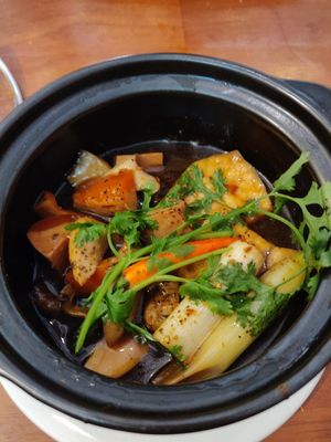Clay pot dish with vegan pork at Au Lac in Da Lat