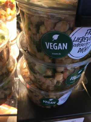 Funny Chickpea Salat at Scoom in Berlin