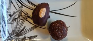 Snickers and not-ella at Kale+Coco in Dublin