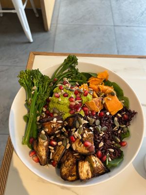 miso hungry bowl at Kale+Coco in Dublin