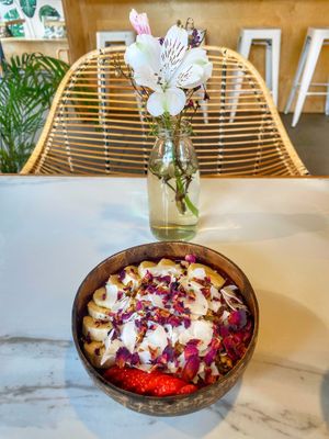 Açai bowl  at Kale+Coco in Dublin