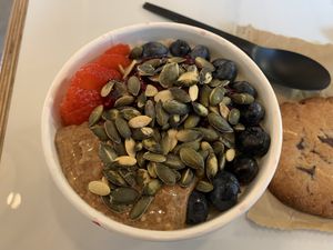 Porridge at Kale+Coco in Dublin