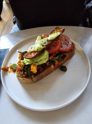Scrambled tofu sandwich at Healthful in Rotterdam
