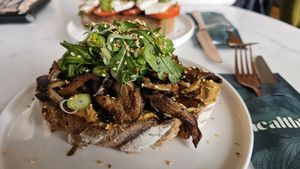 Miso paddestoelen at Healthful in Rotterdam