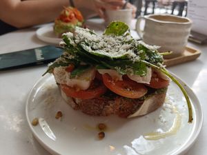 Caprese sandwich at Healthful in Rotterdam