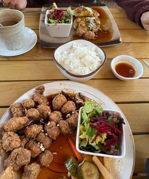 Gemüsesteak und Bohnenbällchen mit Pilzfüllung  at Namu in Dortmund