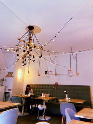 ‚Hinterzimmer‘ at OmaRosa in Dortmund