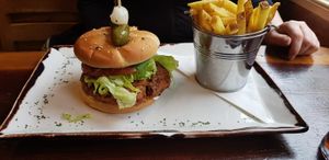 Vegan burger & fries at Robs Ranch House in Killarney