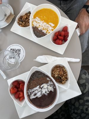 Açaí und Mango Bowl (vegan) at Kavarna Cacao in Ljubljana